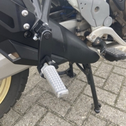 VSVV-6MM : Kit di poggiapiedi passeggero regolabile Bruudt CB500X CB500F CBR500R